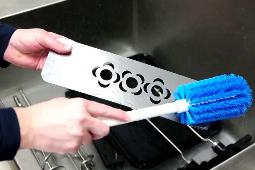 Sanitise Your Soft Serve Dispenser 