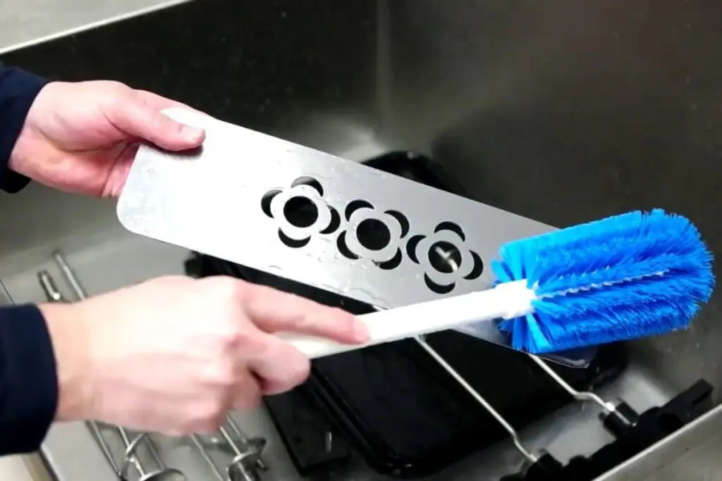 Sanitise Your Soft Serve Dispenser 