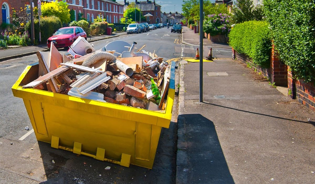 How Skip Hire Services Simplify Commercial Clean-Ups?