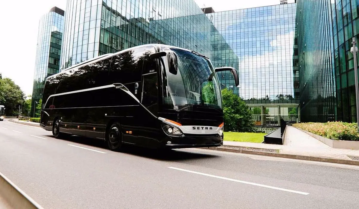 Why Is Coach Hire Perfect for School Trips and Outings?